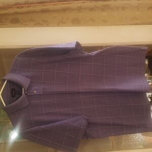 Van Heusen Men's Short Sleeve Shirt.  Size XL Purple